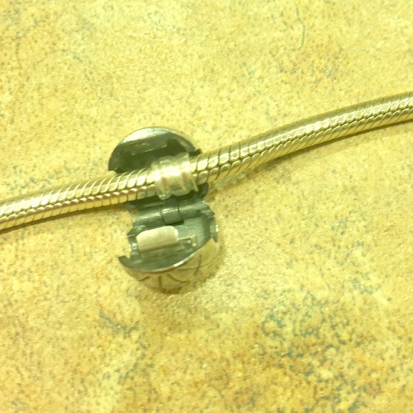 Retired- Pandora Globe Charm - Picture 4 of 6